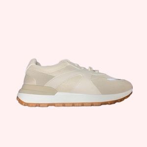 Women’s Sneakers Size 9 (8.5)